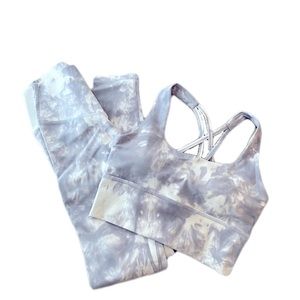 React Activewear - 2 piece set. Grey and white cloud pattern.